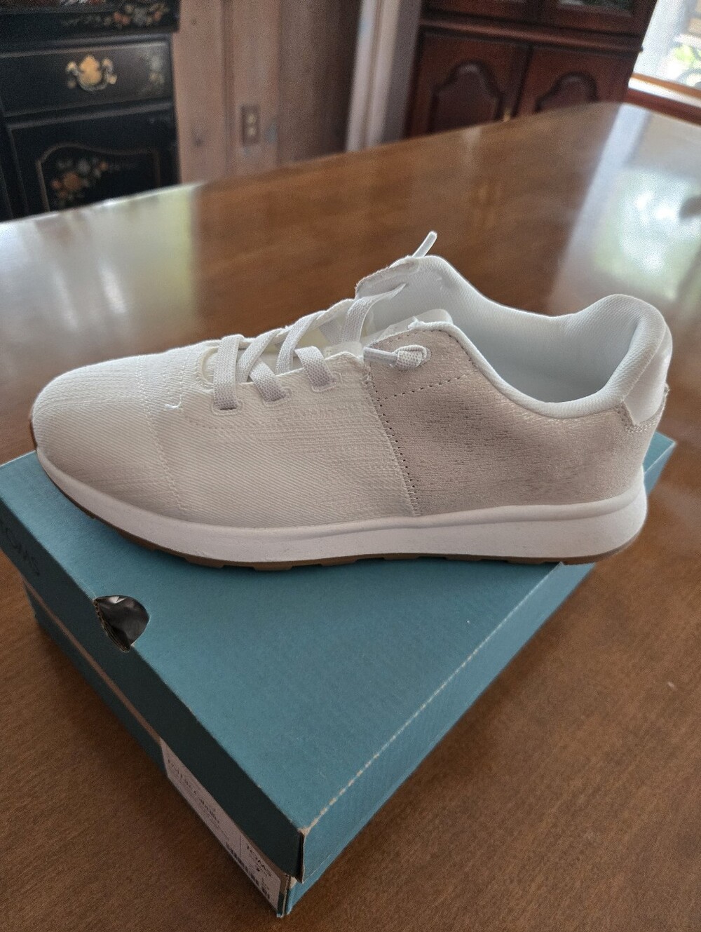 Toms Women's White and Light Gray Low-Top Sneakers